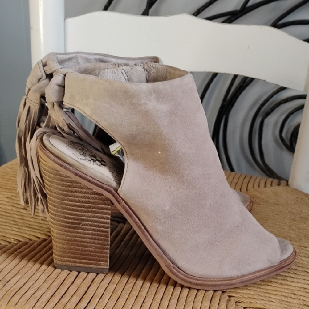 🚨BoGo½ VINCE CAMUTO Taupe Peep-Toe Ankle Booties